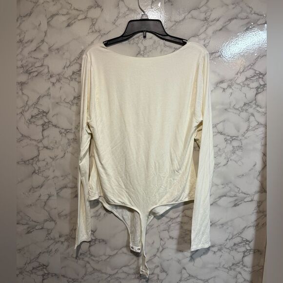 NEW Good American- GOOD TOUCH
U RING BODYSUIT Cream Size 5=2XL - Picture 14 of 15